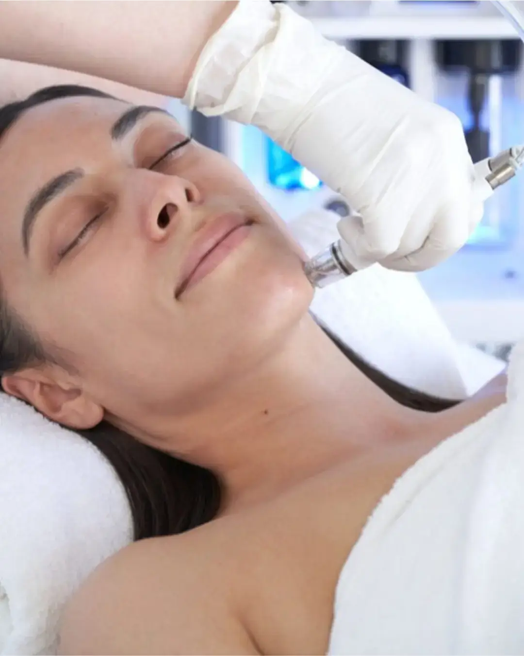 Get Diamond Glow Facial Services in Delray Beach, FL